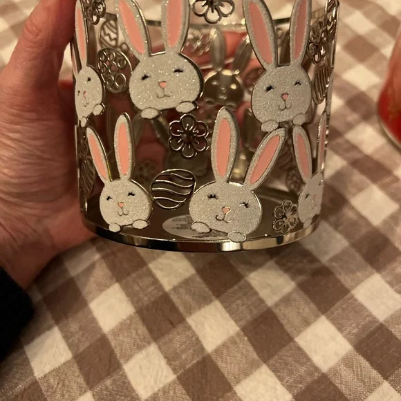 NWT, BBW CANDLE BUNDLE, TWO 3 WICK CANDLES AND EASTER BUNNY 3 WICK CANDLE HOLDER - Picture 2 of 8